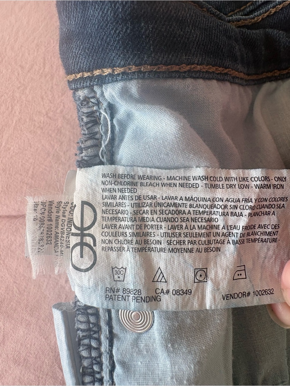 Gloria Vanderbilt Amanda Denim Shorts - Picture 4 of 5